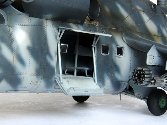 Mil Mi-24V Hind-E Helicopter – Image 9