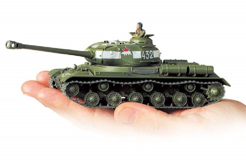 Russian Heavy Tank JS-2 Model 1944 ChKZ – Image 3