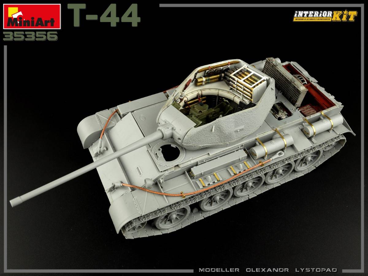 T-44 INTERIOR KIT – Image 2