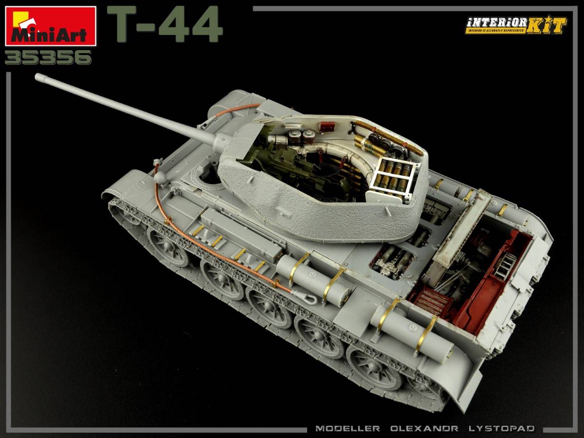 T-44 INTERIOR KIT – Image 3
