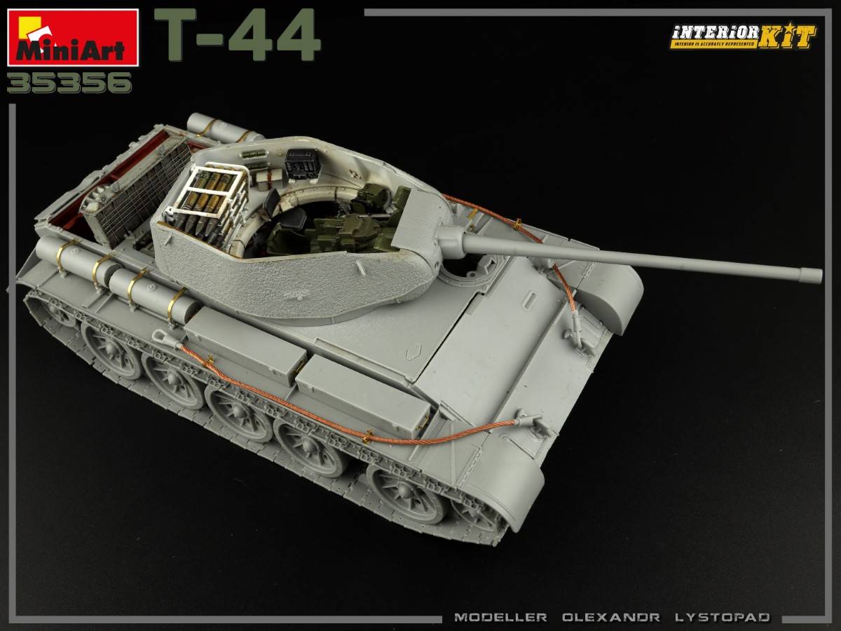 T-44 INTERIOR KIT – Image 4