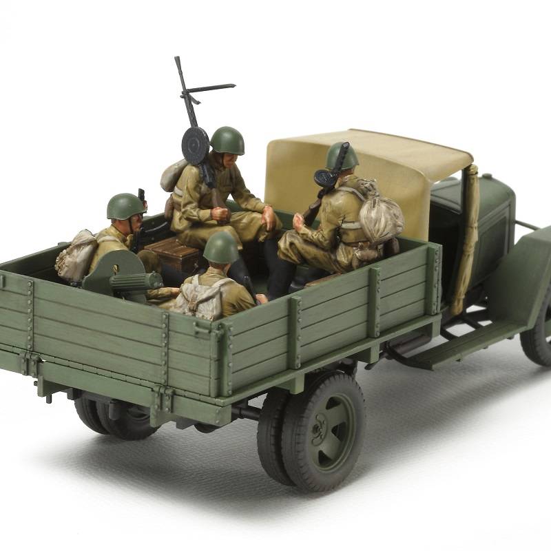 Russian 1.5ton Cargo Truck Model 1941 – Image 3