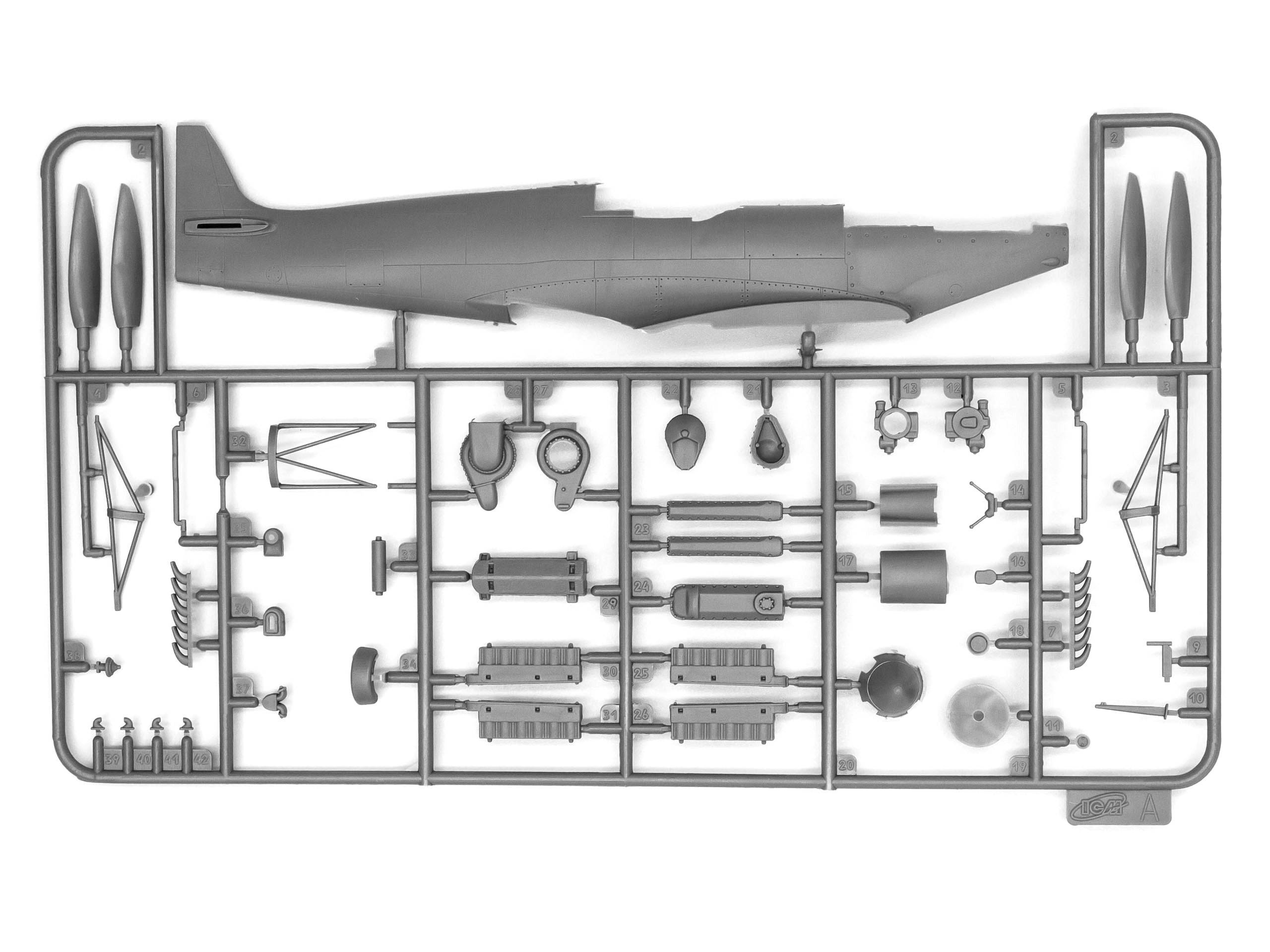 Spitfire LF.IXE with Soviet Pilots and Ground Personnel – Image 12