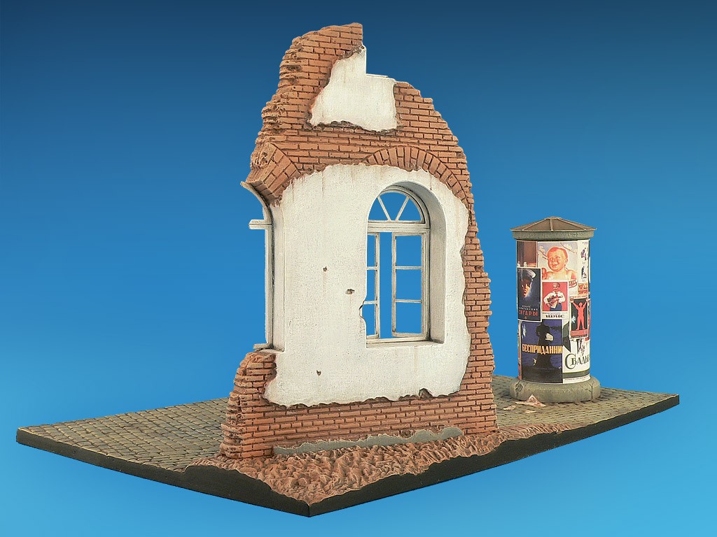 RUSSIAN STREET w/ADVERTISING COLUMN – Image 5