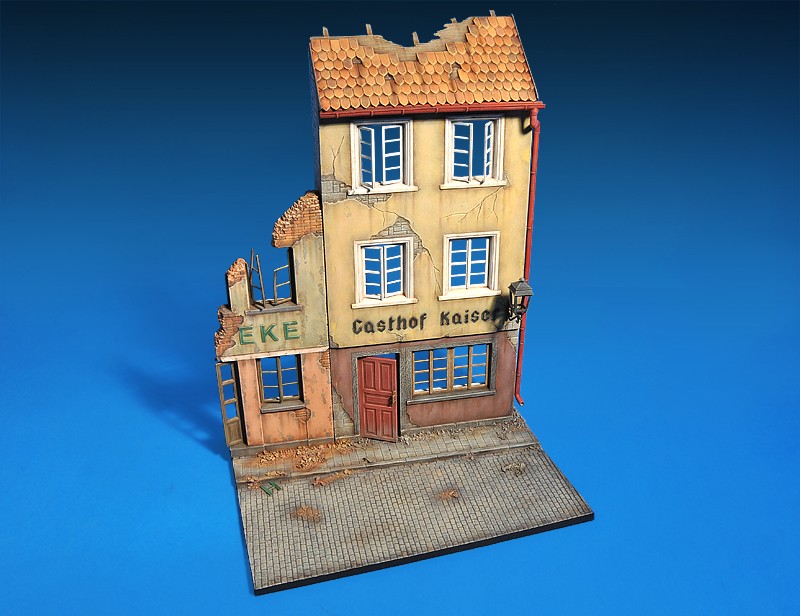 RUINED GERMAN HOUSES w/BASE – Image 2