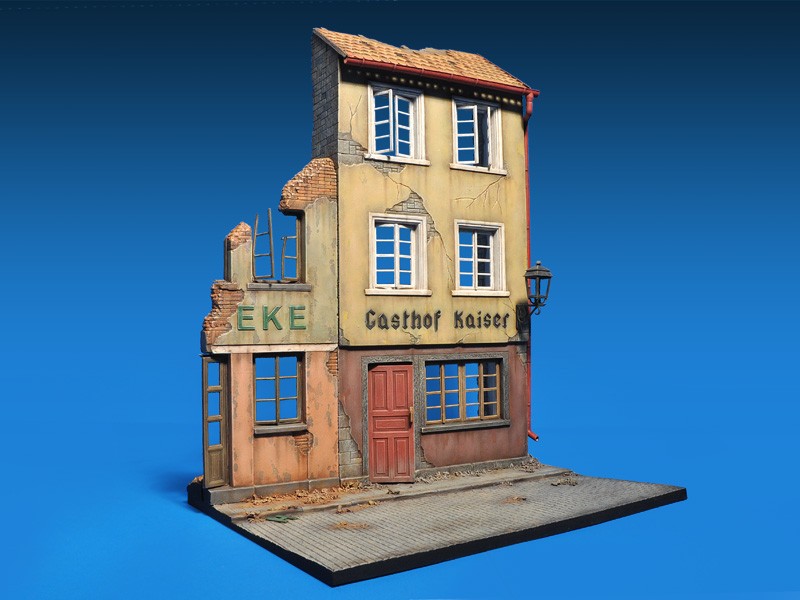 RUINED GERMAN HOUSES w/BASE – Image 4