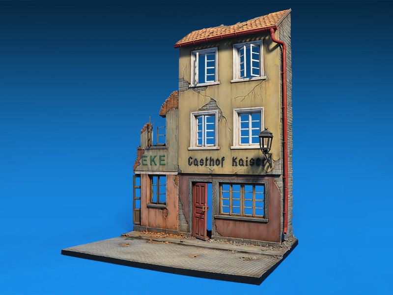 RUINED GERMAN HOUSES w/BASE – Image 6