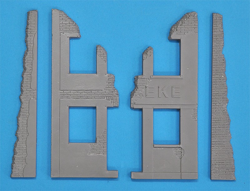 RUINED GERMAN HOUSES w/BASE – Image 8