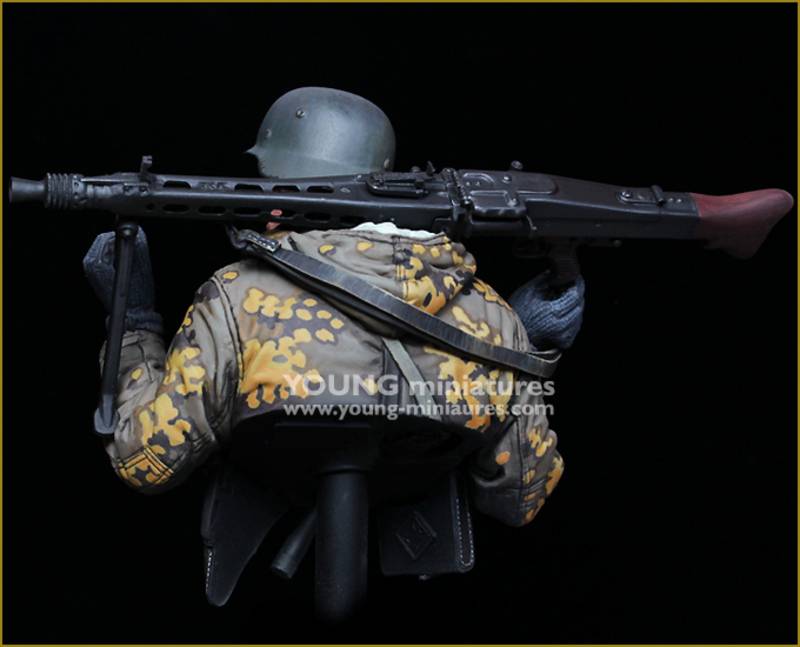 German Machine Gunner Eastern Front WWII – Image 4
