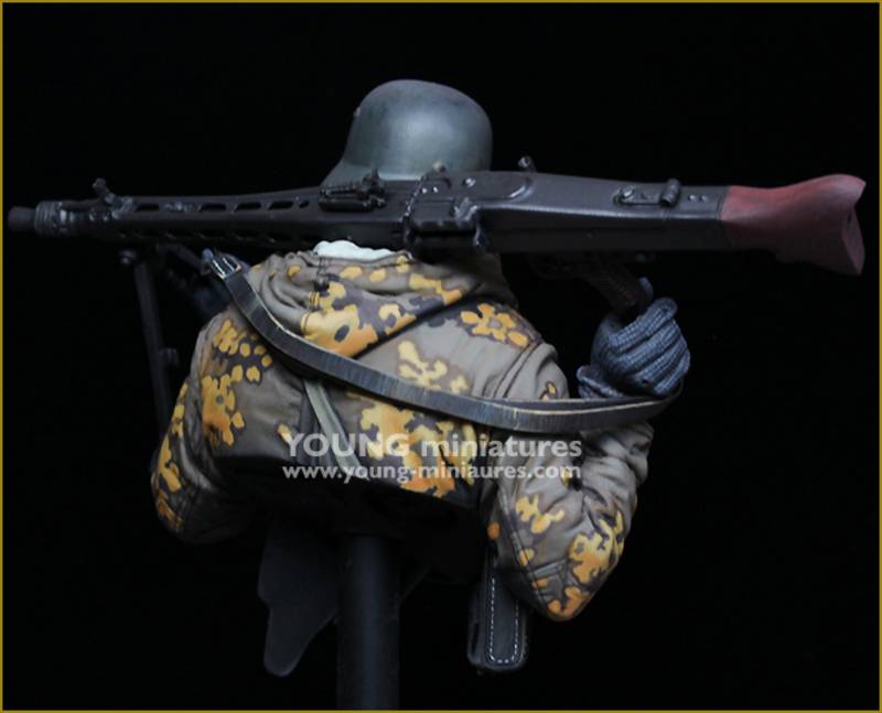 German Machine Gunner Eastern Front WWII – Image 5