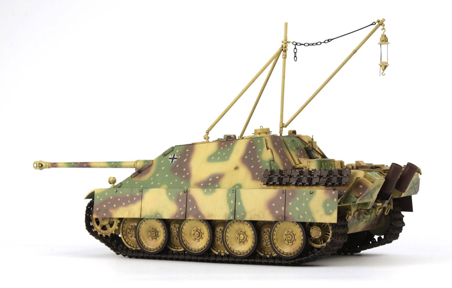 GERMAN TANK DESTROYER Sd.Kfz.173 JAGDPANTHER Ausf. G2 – Image 3