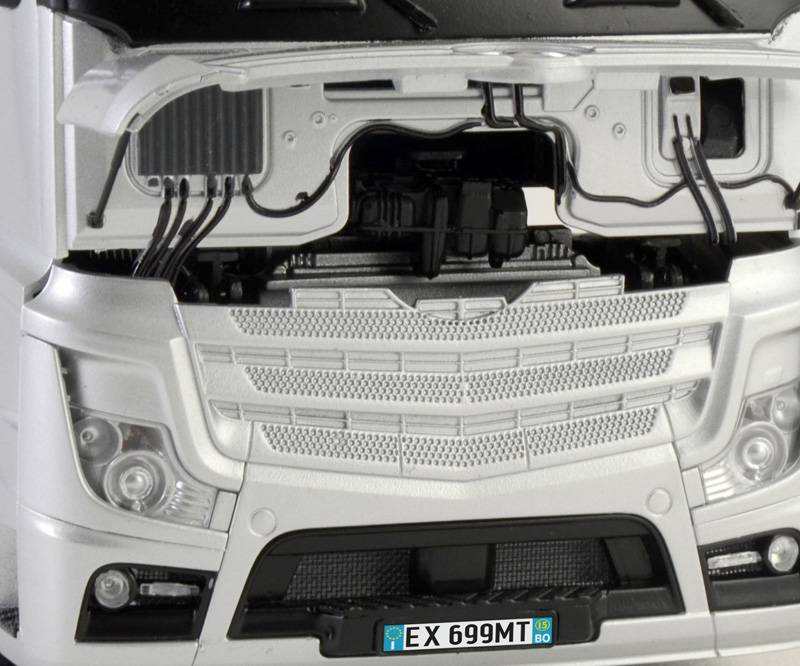 Mercedes Benz Actros MP4 GigaSpace – Image 3