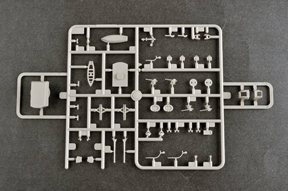 Italian Heavy Cruiser Gorizia – Image 7