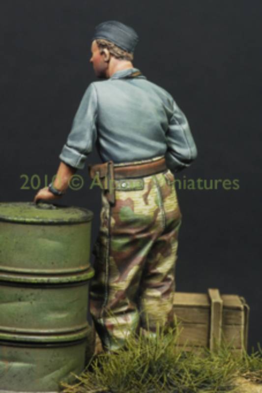 German Panzer Crew in Summer – Image 7