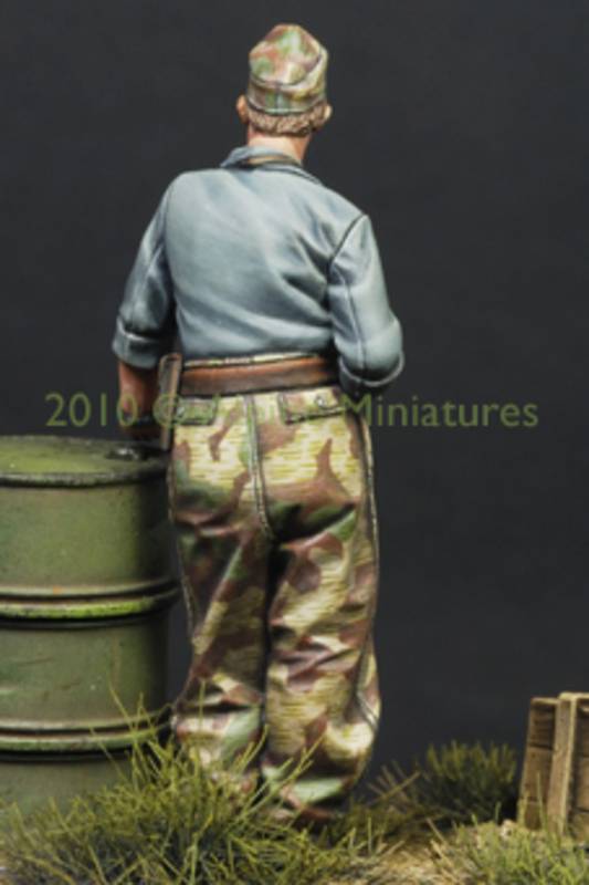 German Panzer Crew in Summer – Image 10