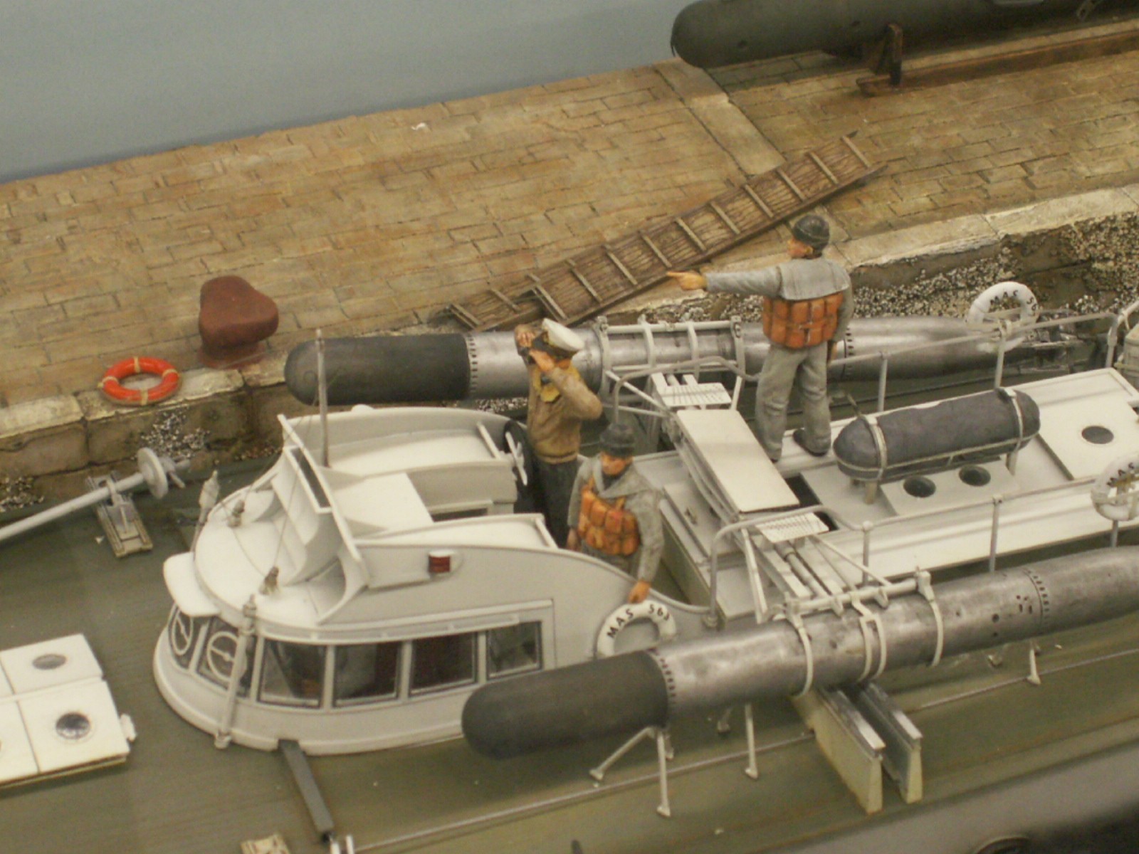 M.A.S. 563/568 with crew – Image 7