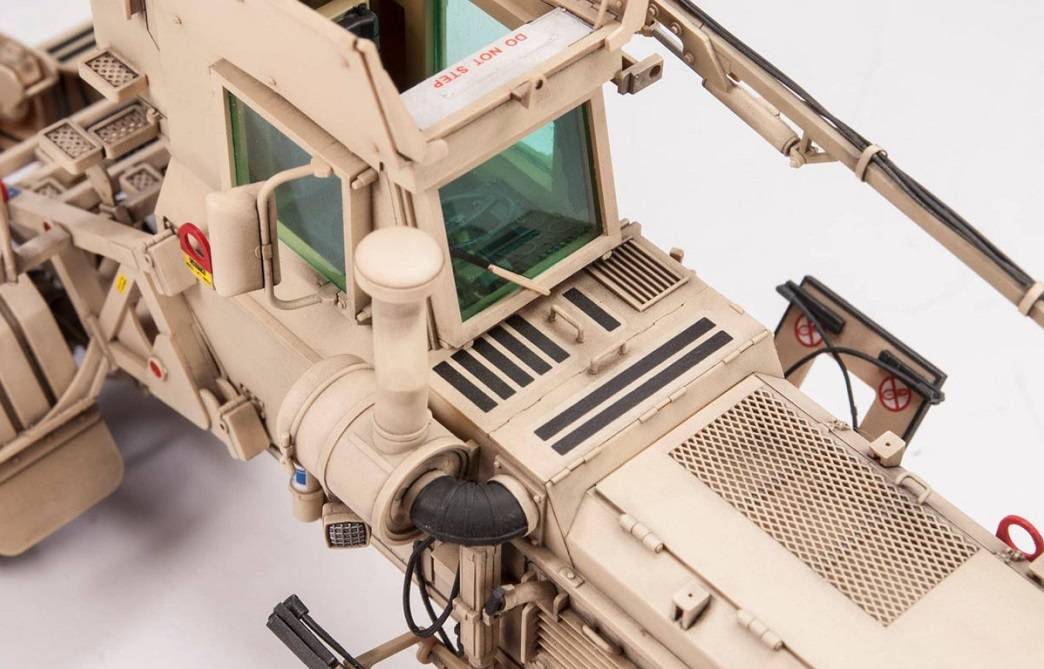 Husky MK. III VMMD w/ Interrogation Arm – Image 5