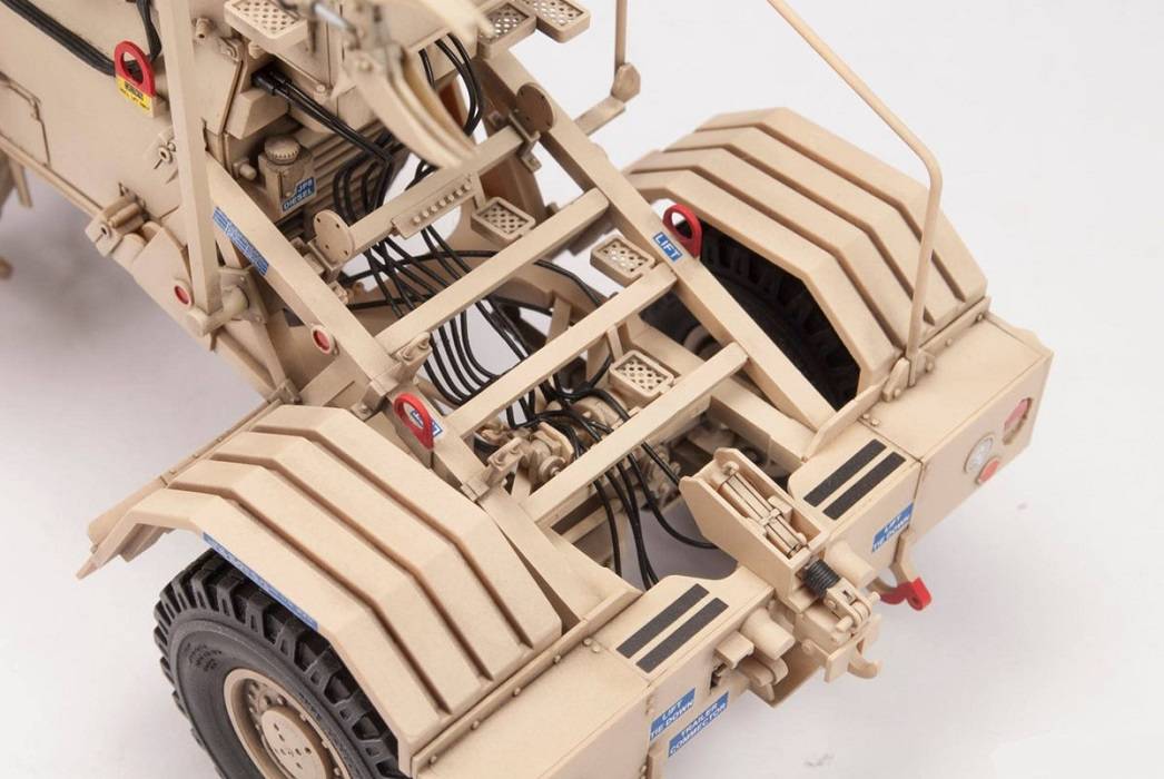 Husky MK. III VMMD w/ Interrogation Arm – Image 9