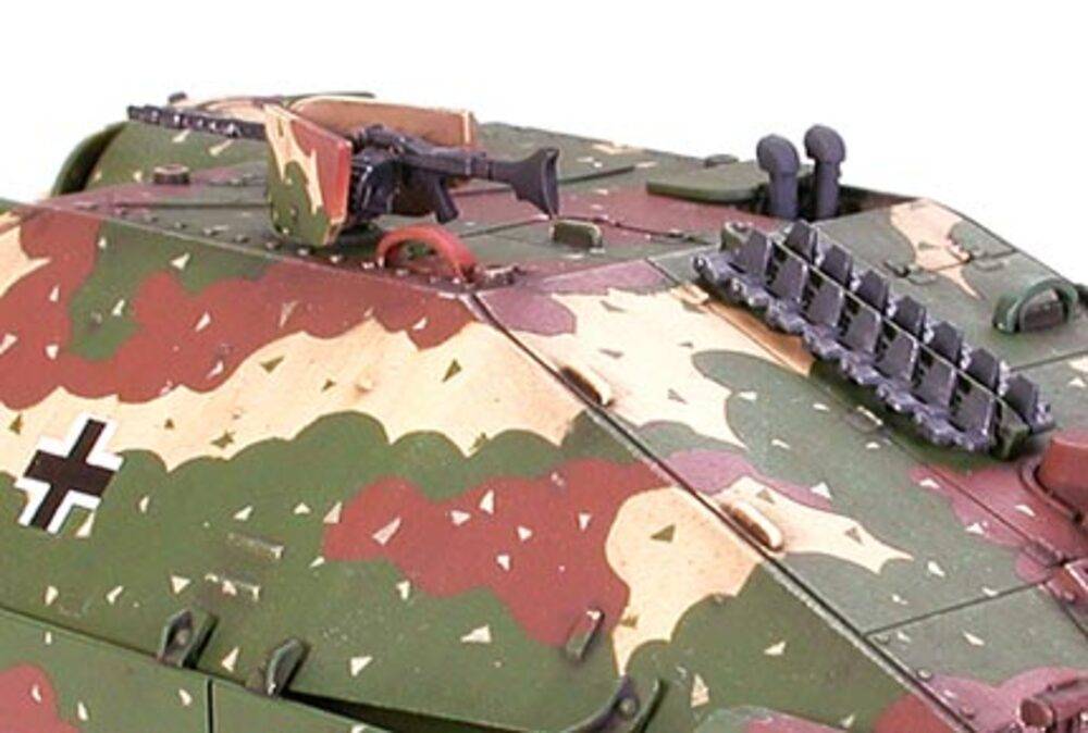 Jagdpanzer 38(t) Hetzer Mittlere Produktion – Image 6