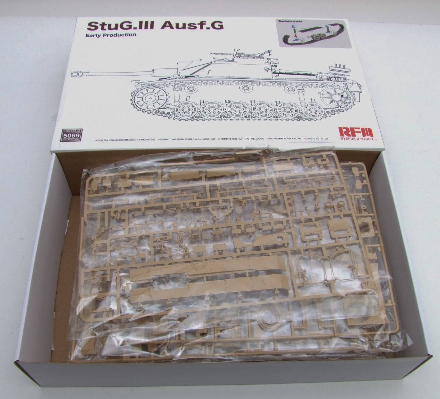 StuG. III Ausf. G Early Production with workable track links – Image 4