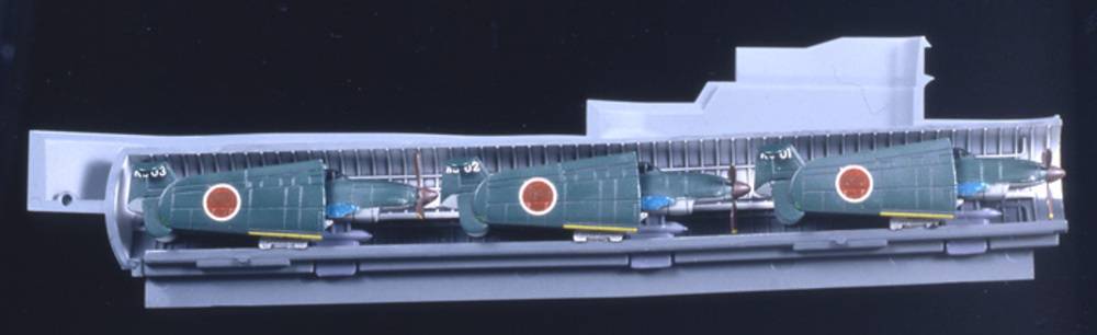 Japanese Navy Submarine I-400 – Image 9