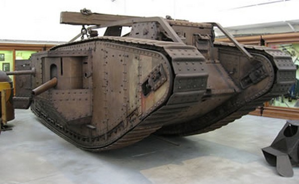 MkIV Male WWI Heavy Battle Tank – Image 2
