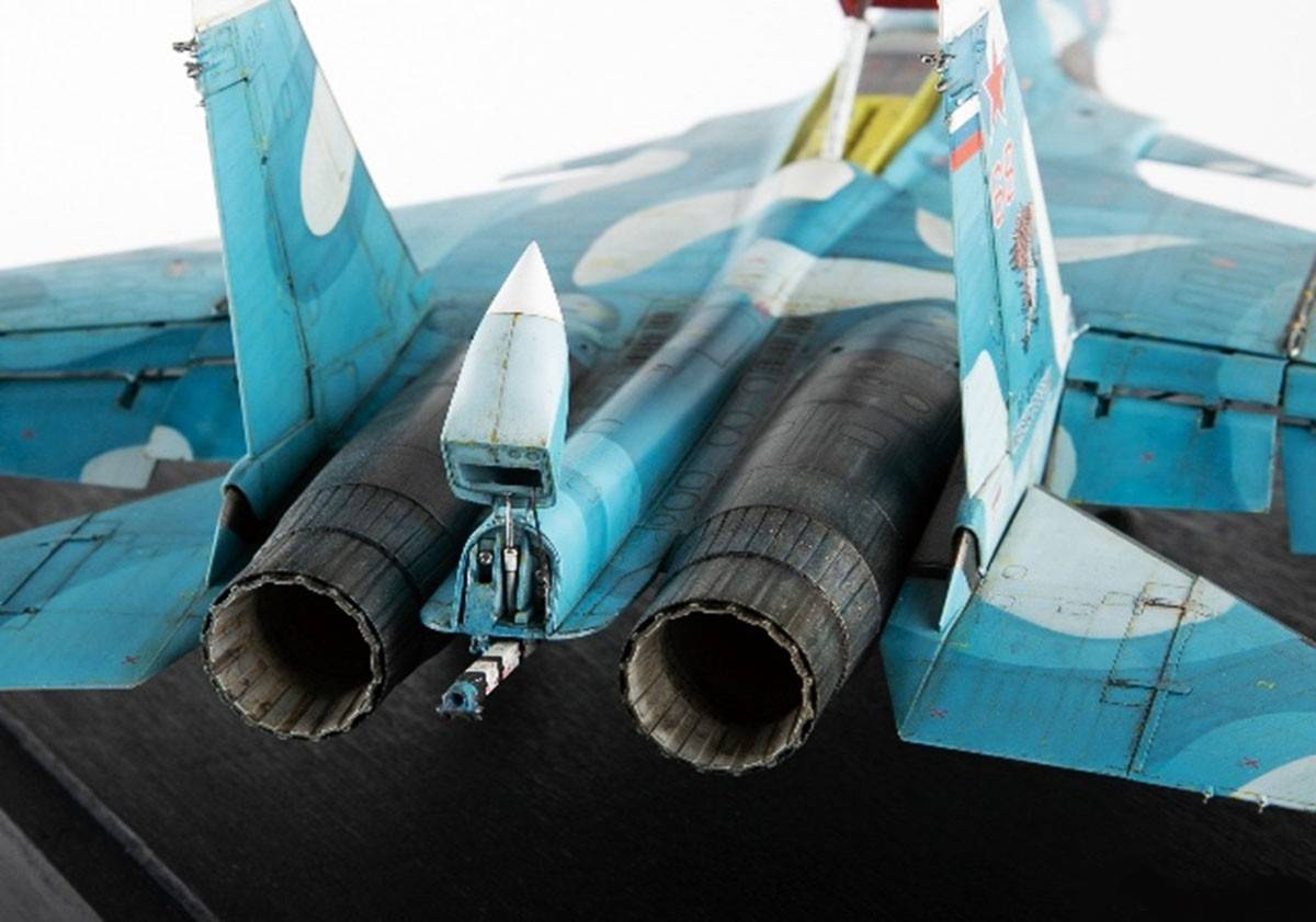 Su-33 Flanker-D Russian Navy Carrier-Borne Fighter – Image 6