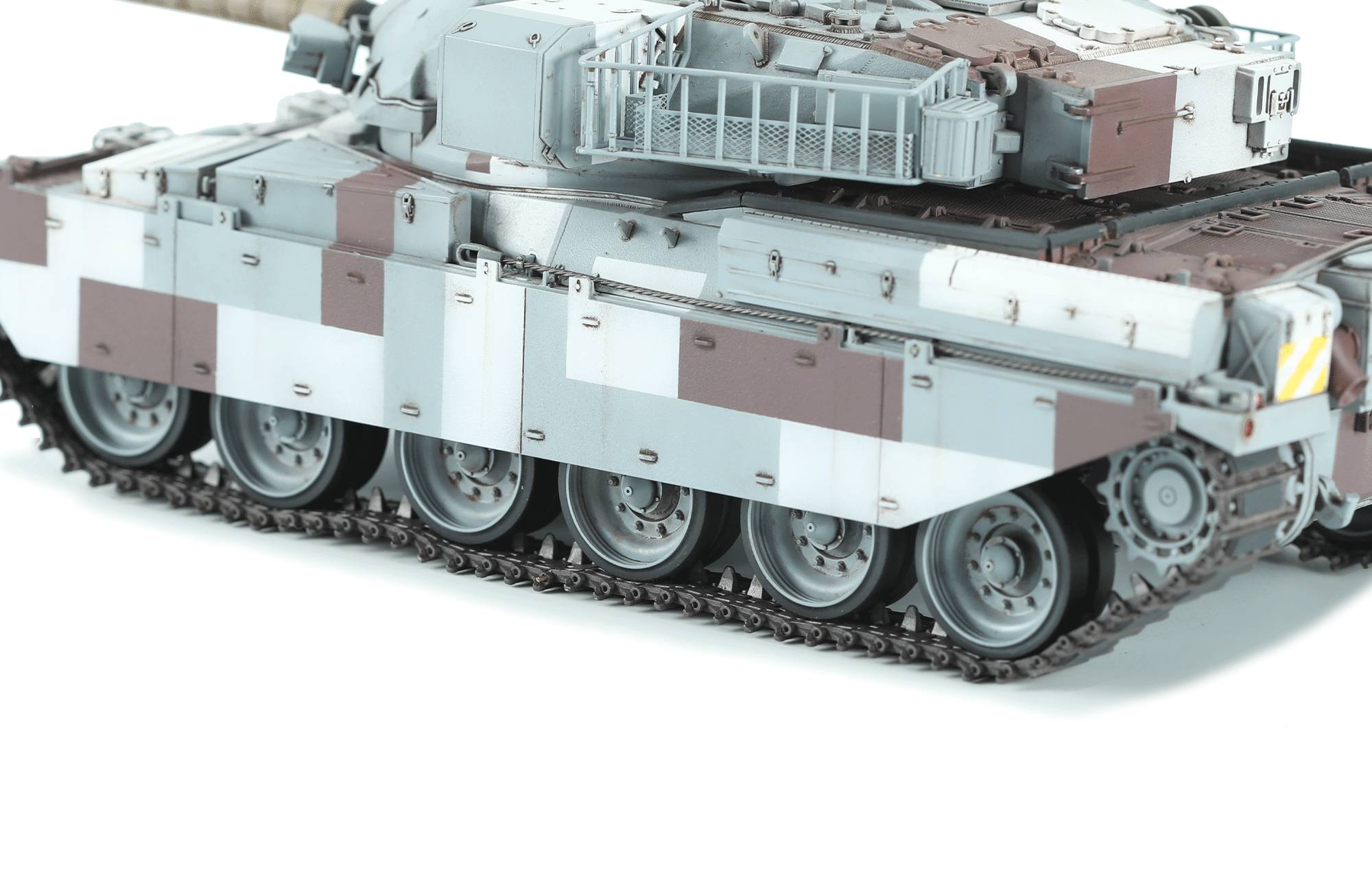 BRITISH MAIN BATTLE TANK CHIEFTAIN Mk10 – Image 12