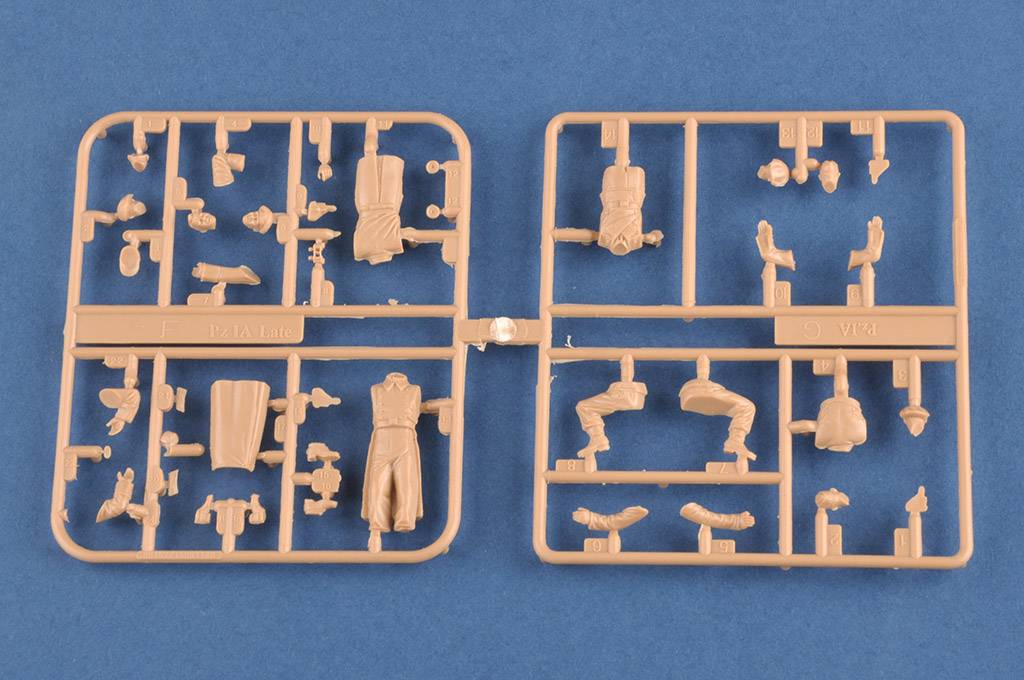 German Panzer Crew Set – Image 4