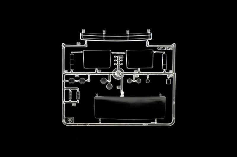 Volvo F12 Intercooler Low Roof with accessories – Image 11