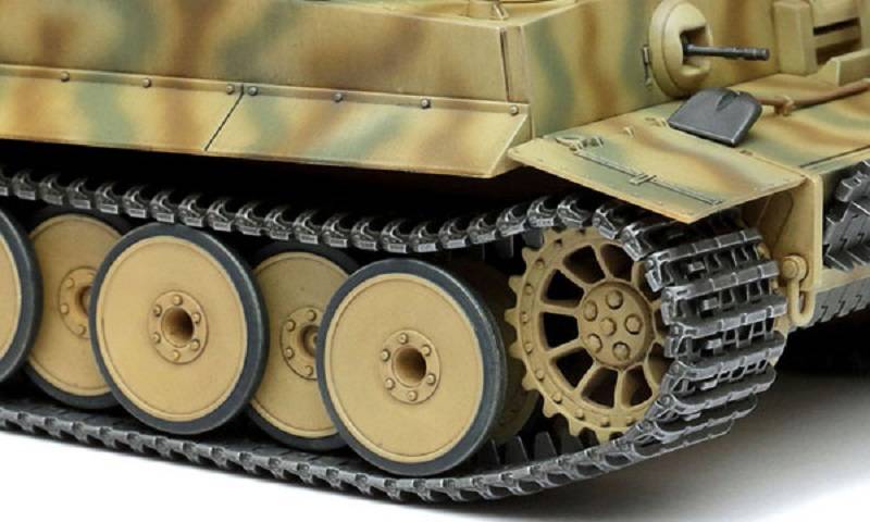German Heavy Tank Tiger I Early Production (Eastern Front) – Image 7