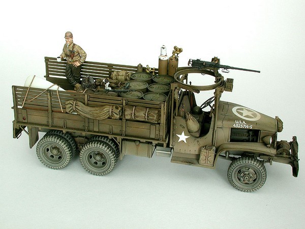 U.S. 2.5 Ton 6x6 Cargo Truck – Image 2