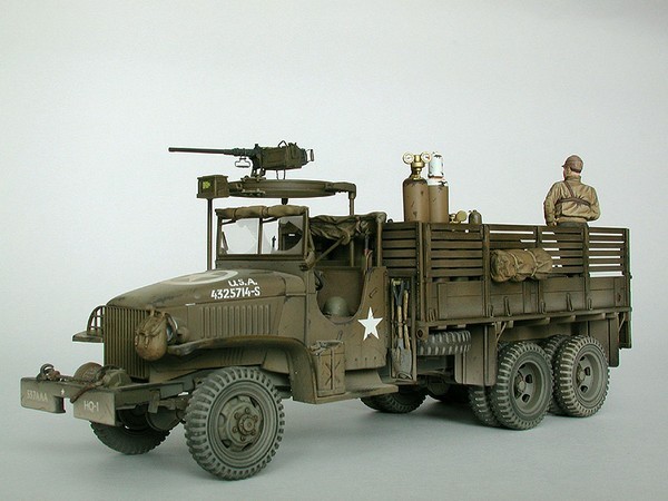 U.S. 2.5 Ton 6x6 Cargo Truck – Image 4