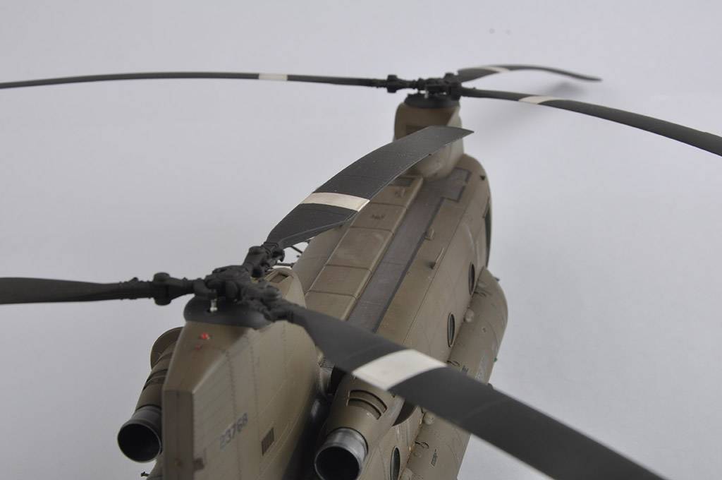 CH-47D CHINOOK – Image 9