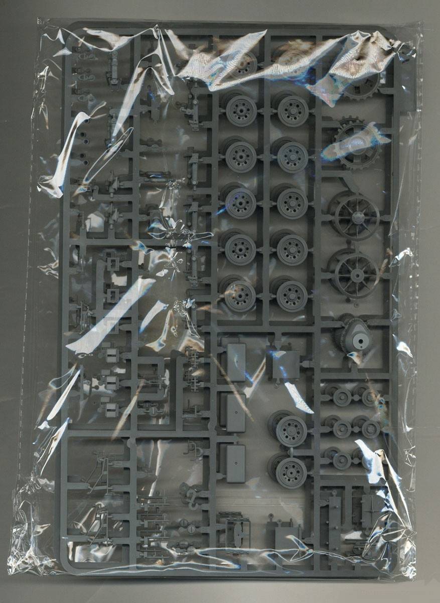 StuH 42 & StuG III Ausf.G Early Production 2 in 1 – Image 5