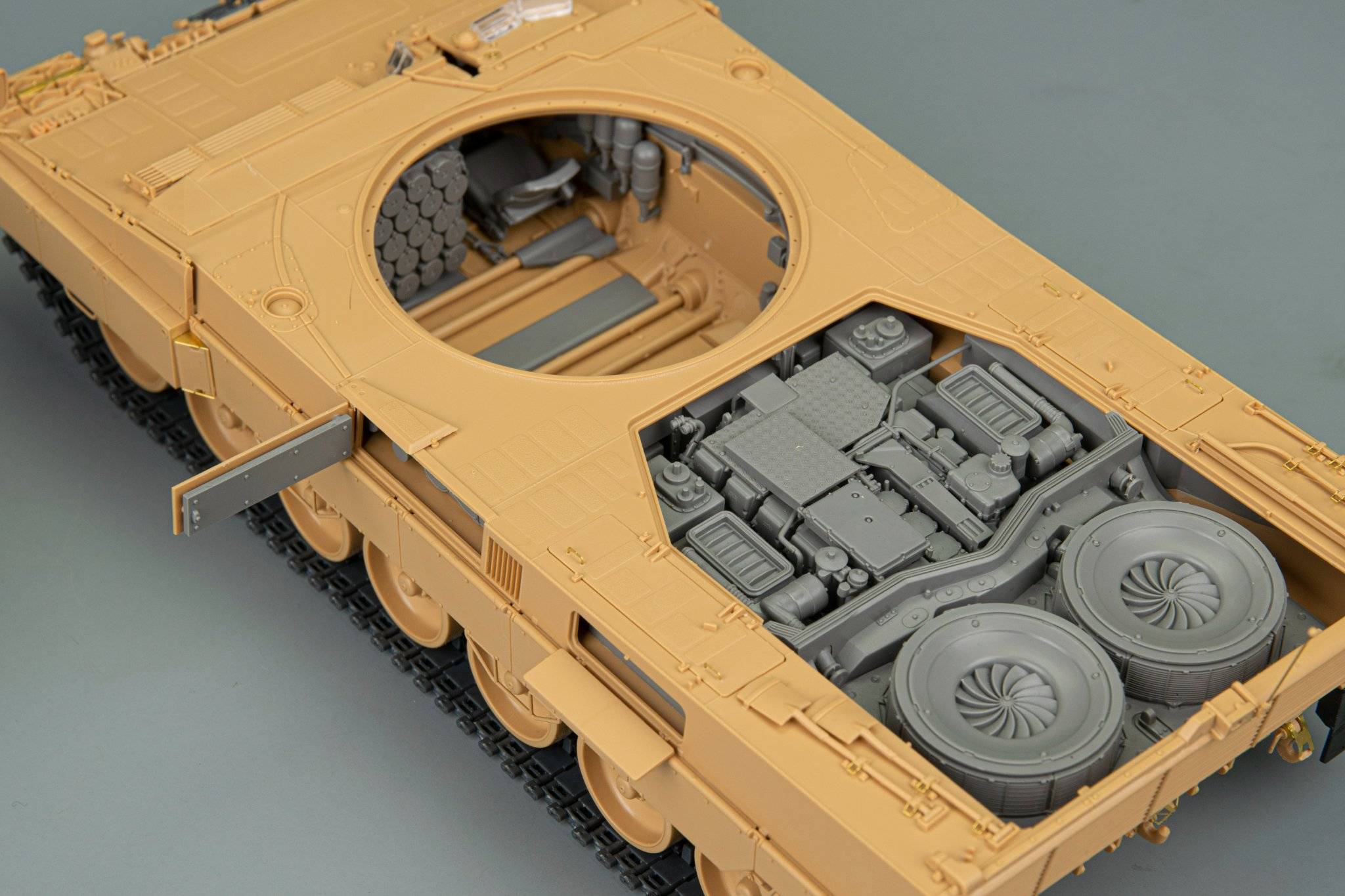 Leopard 2A6 Main Battle Tank with Full Interior – Image 14