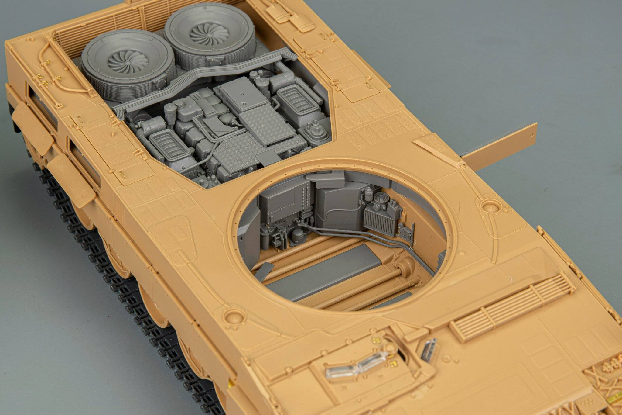 Leopard 2A6 Main Battle Tank with Full Interior – Image 16