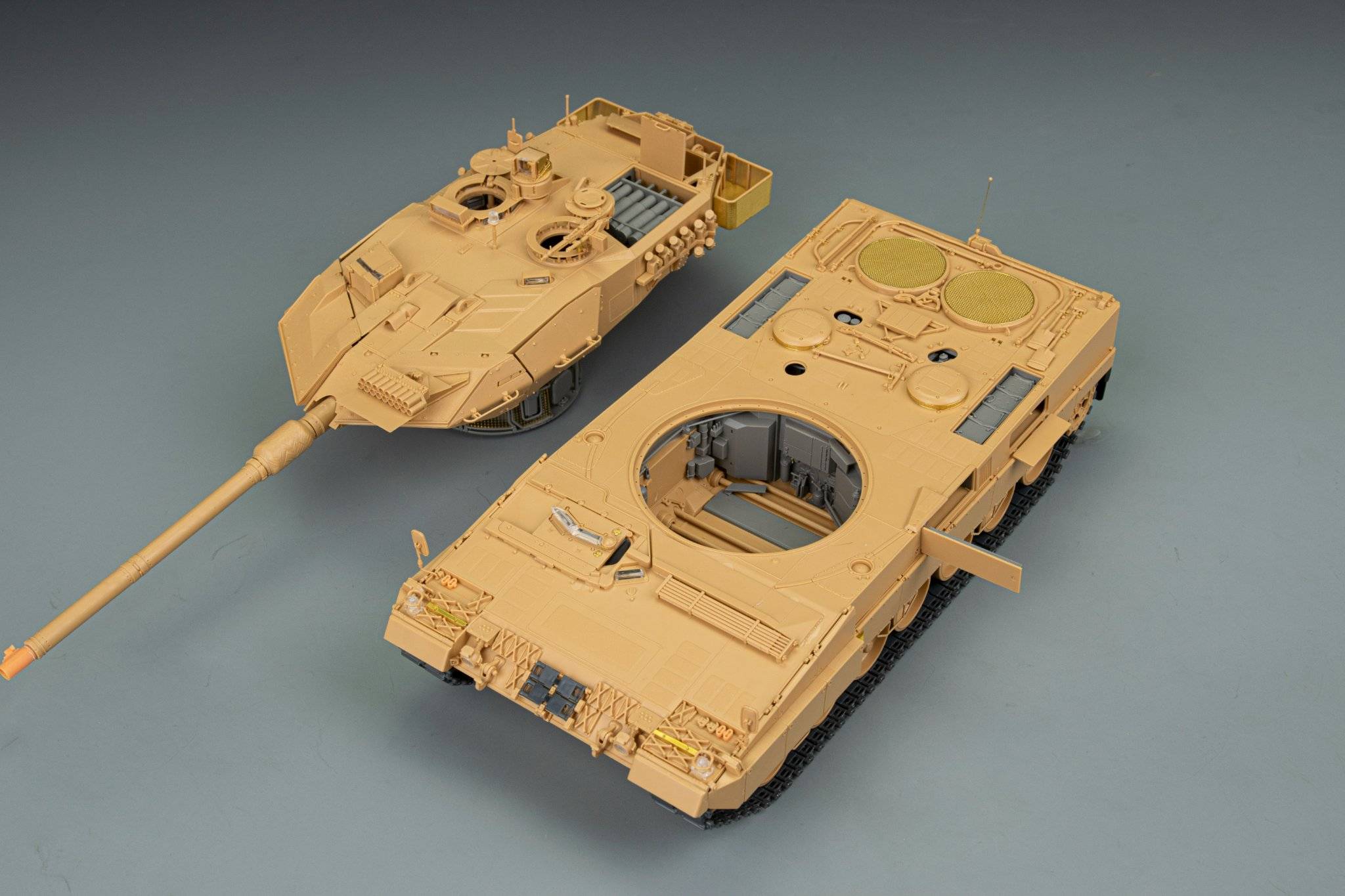 Leopard 2A6 Main Battle Tank with Full Interior – Image 19