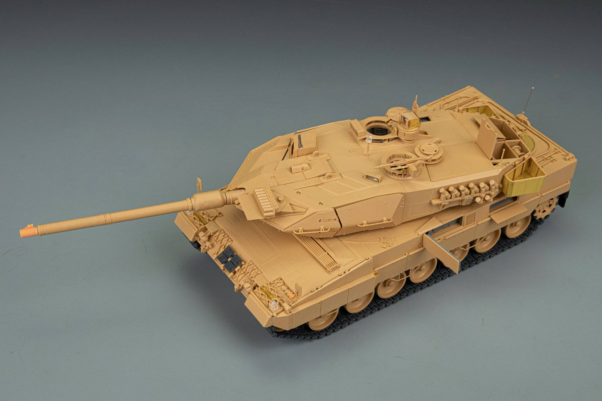 Leopard 2A6 Main Battle Tank with Full Interior – Image 20