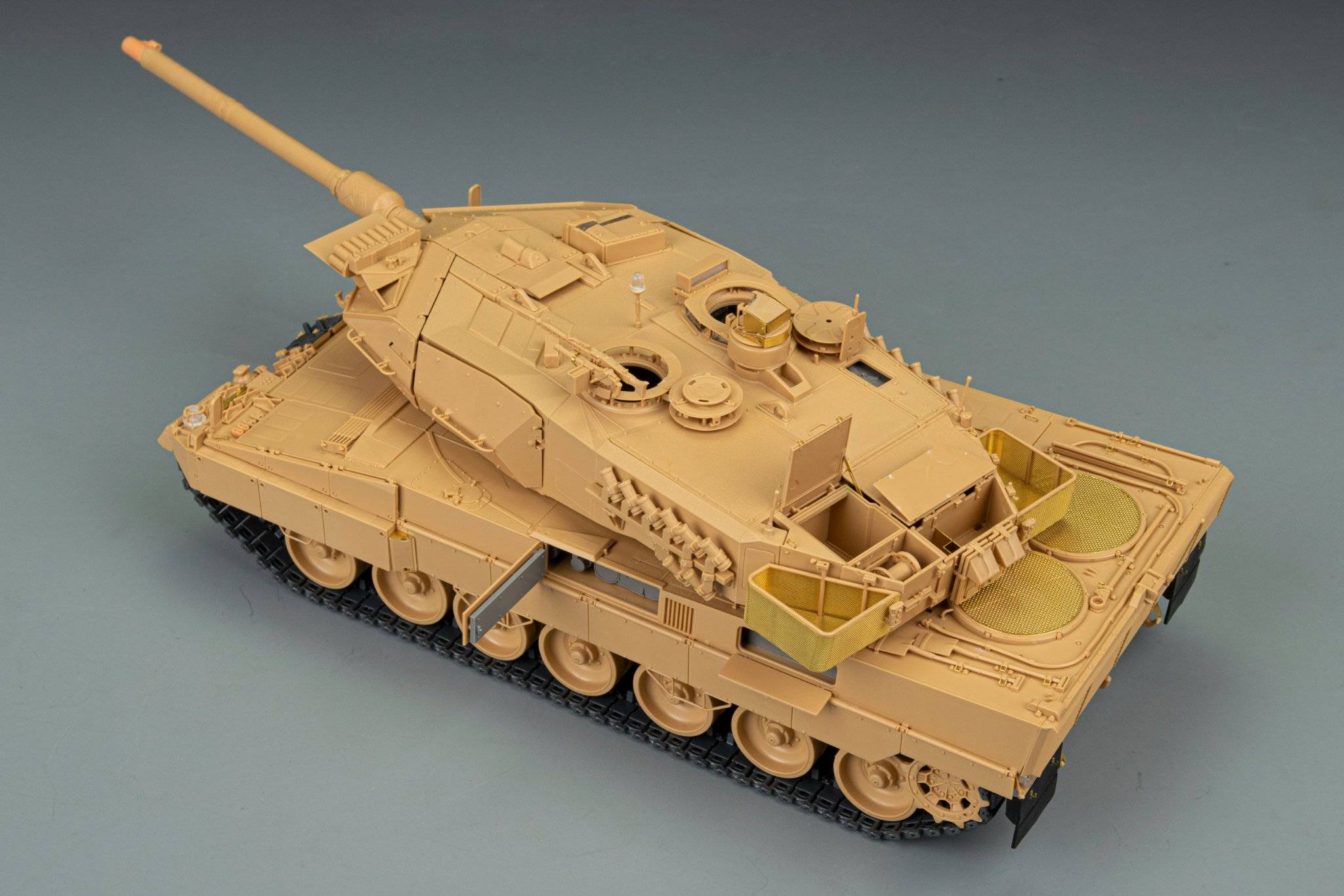 Leopard 2A6 Main Battle Tank with Full Interior – Image 23