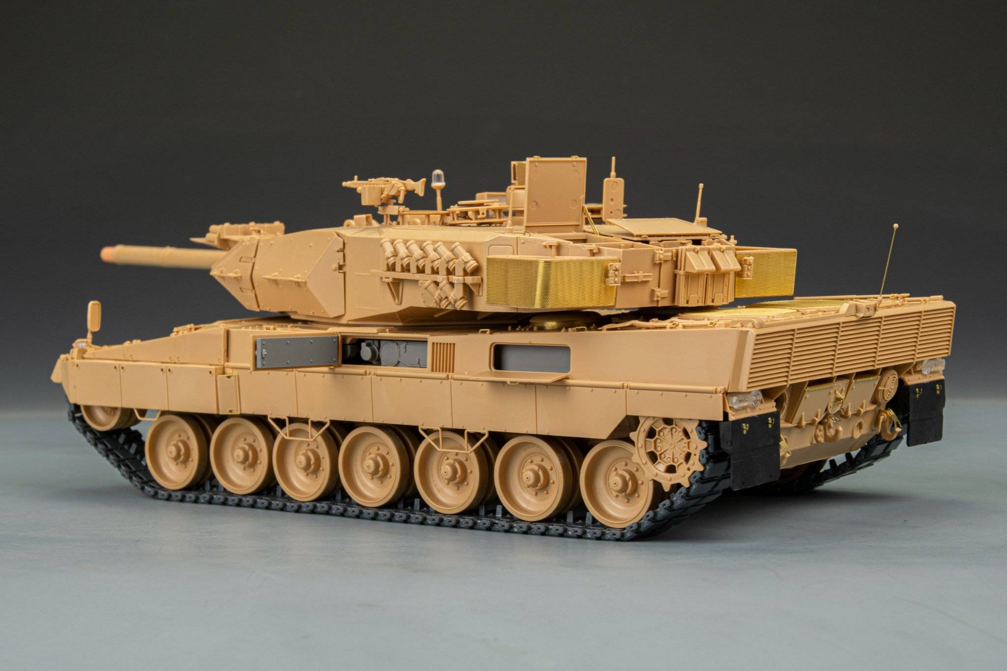 Leopard 2A6 Main Battle Tank with Full Interior – Image 24