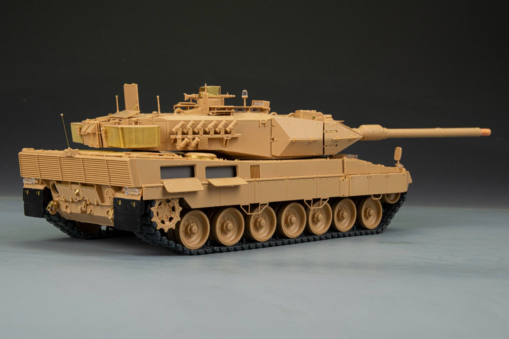 Leopard 2A6 Main Battle Tank with Full Interior – Image 25