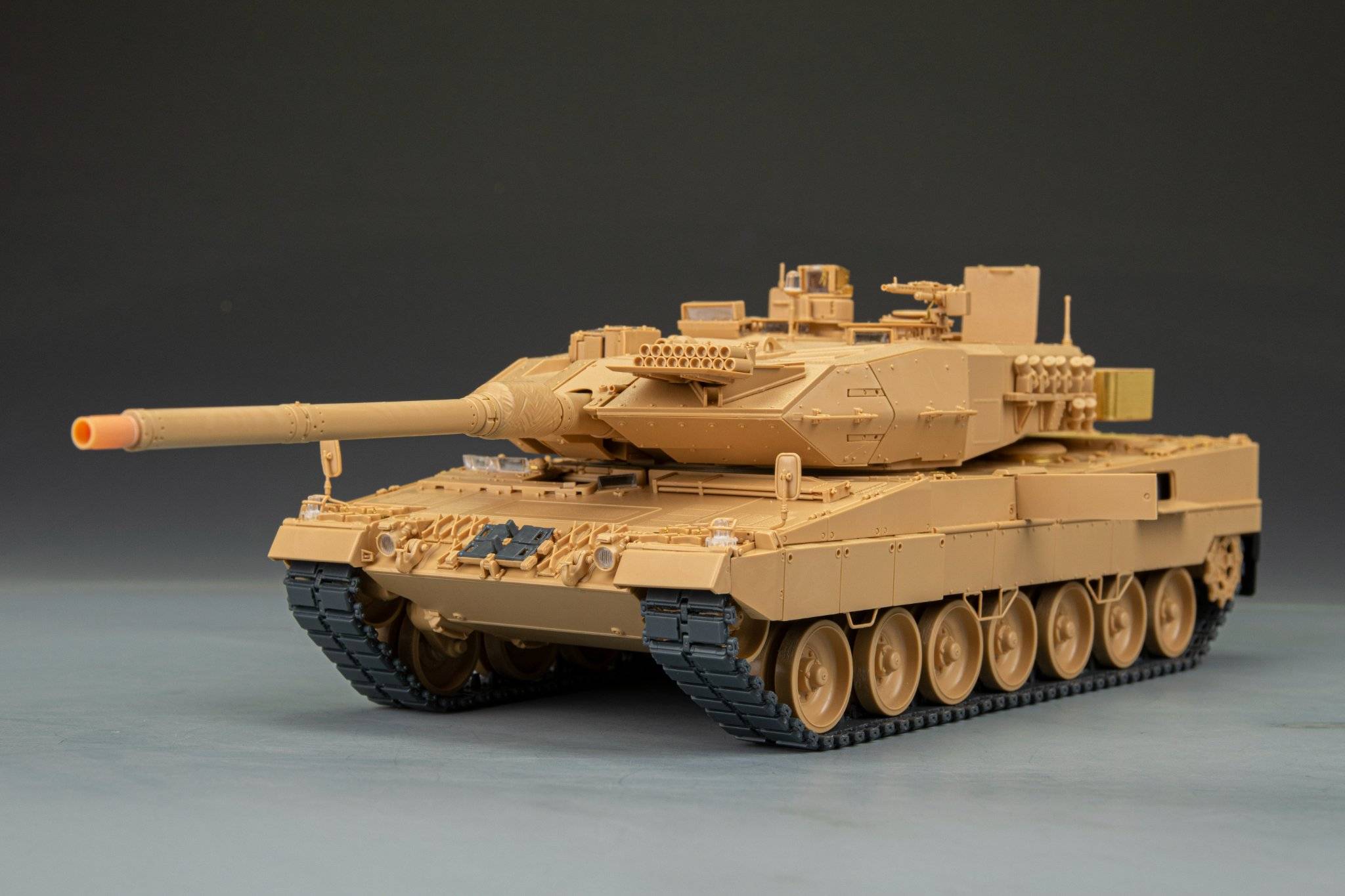 Leopard 2A6 Main Battle Tank with Full Interior – Image 26