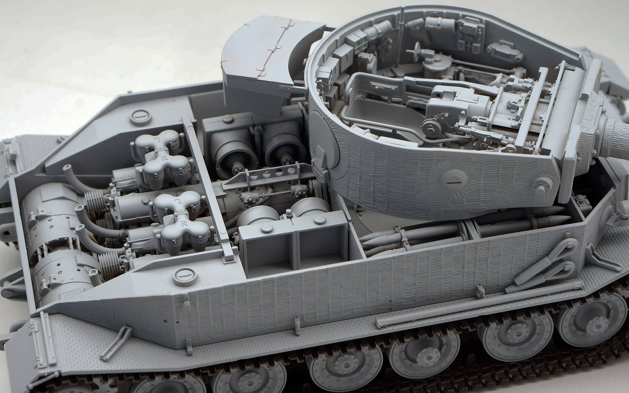 Sd.kfz.181 Panzerkampfwagen VI(P) w/Zimmerit Tiger P (003) (full interior kit) – Image 4