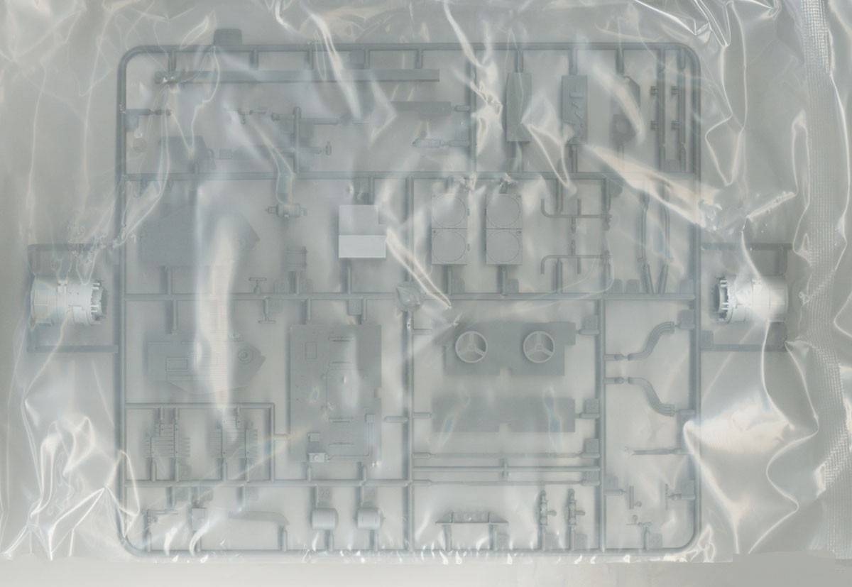Sd.kfz.181 Panzerkampfwagen VI(P) w/Zimmerit Tiger P (003) (full interior kit) – Image 16