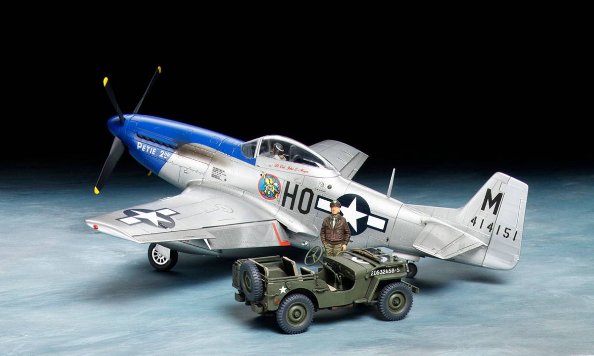 North American P-51D Mustang & 1/4 ton 4x4 Light Vehicle Set – Image 2
