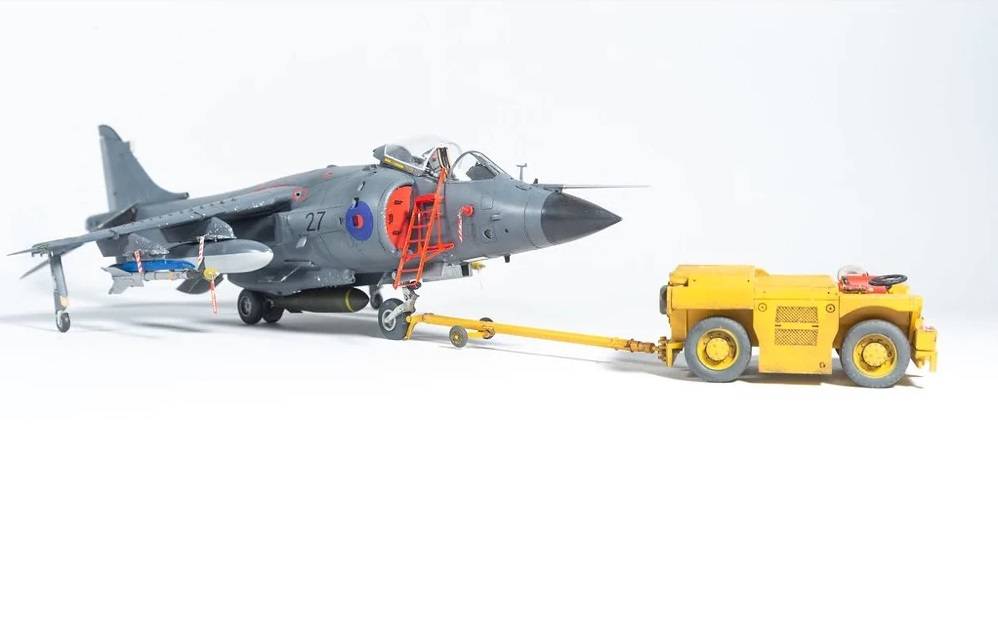 FRS.1 Sea Harrier Falklands 40th Anniversary (includes Royal Navy Tow Tractor) – Image 13