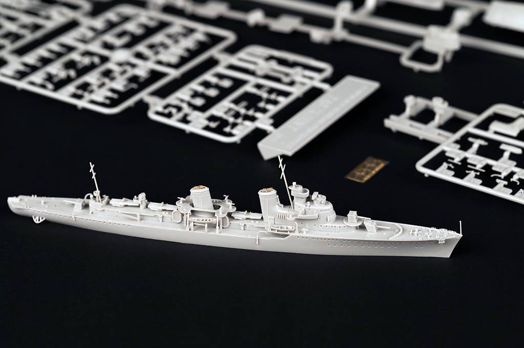 Russian Destroyer Taszkient 1940 – Image 6