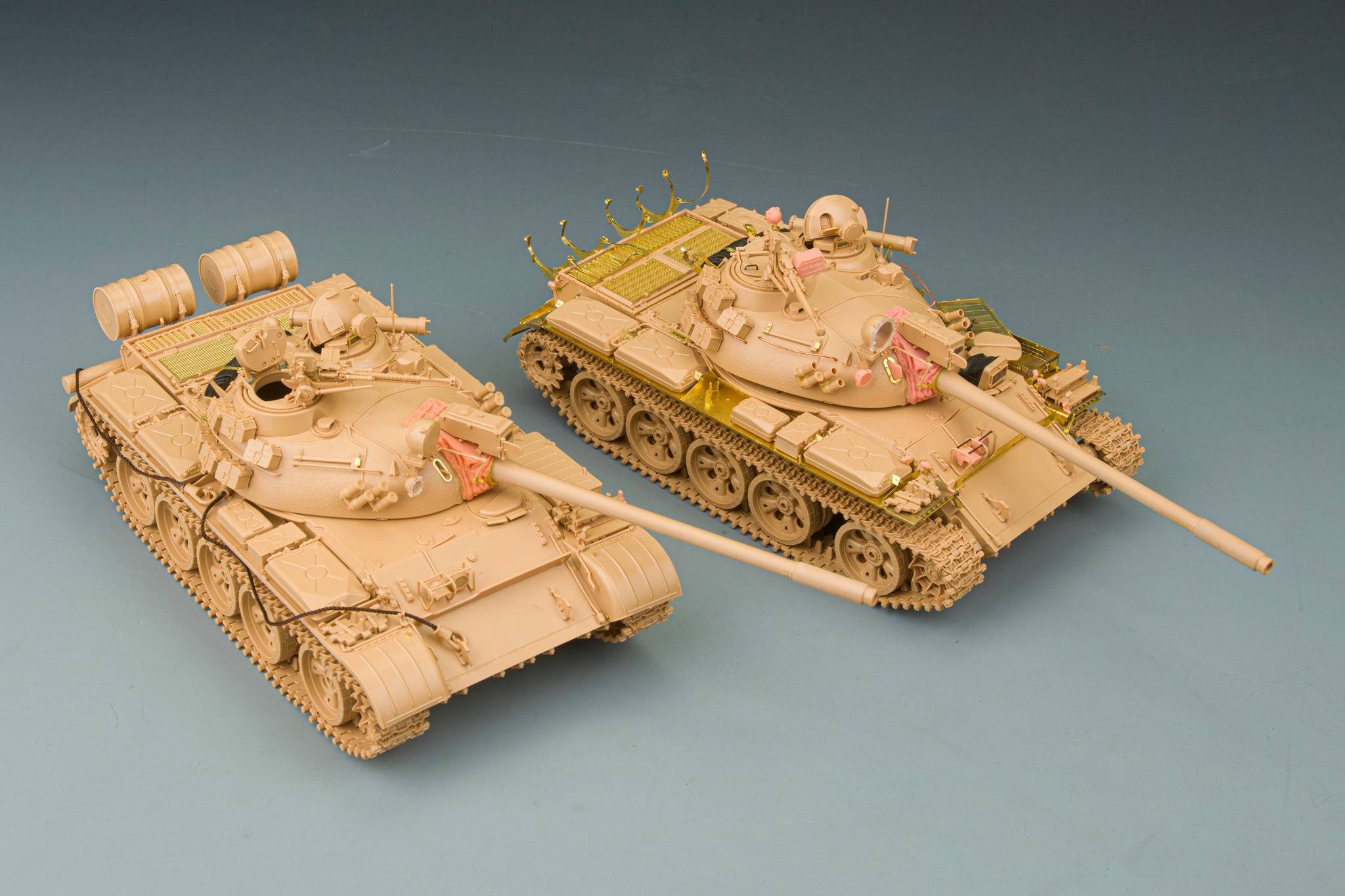 T-55A Medium Tank Mod. 1981 with workable track links – Image 3