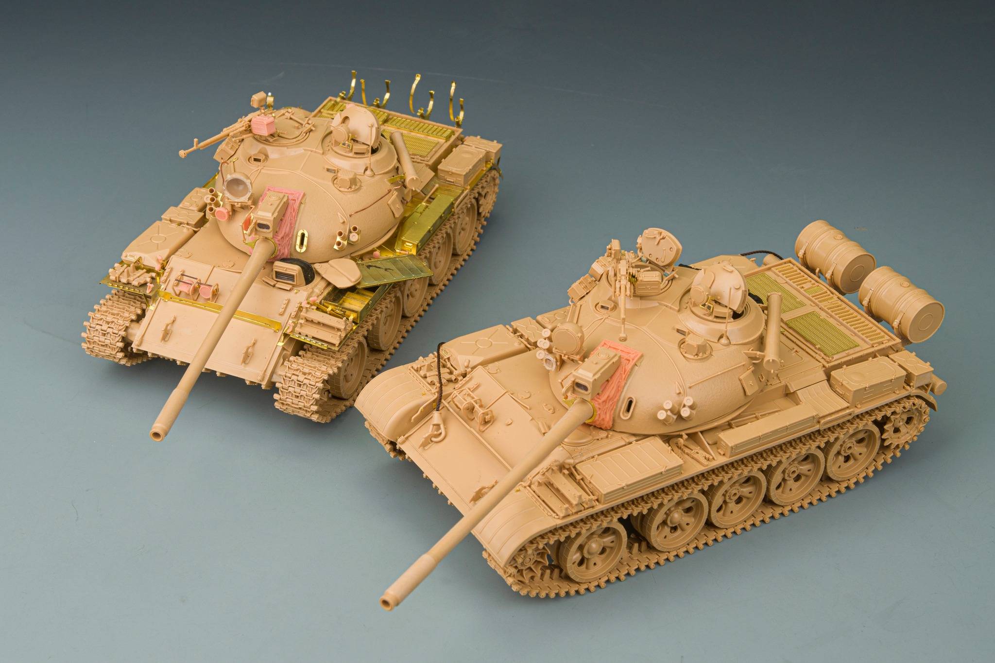 T-55A Medium Tank Mod. 1981 with workable track links – Image 7